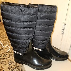 Burberry winter/rain boots. Size 41 black patent